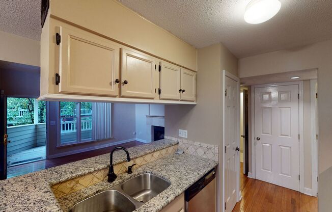 Wonderful Uptown renovated top floor condo!