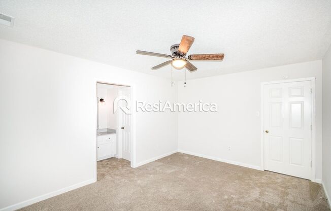 3 beds, 2 baths, $1,595