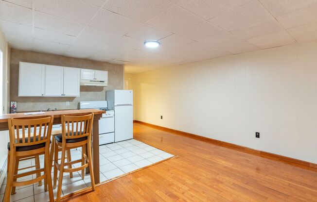 2400 S 4th St