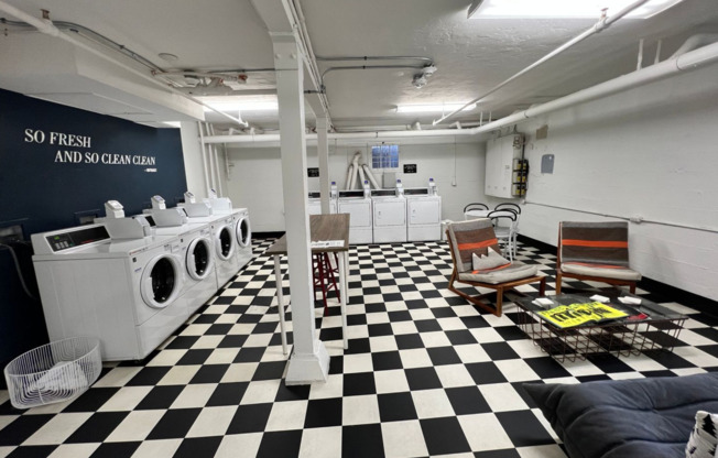 1 bed, 1 bath, 607 sqft, $1,350, Unit 24