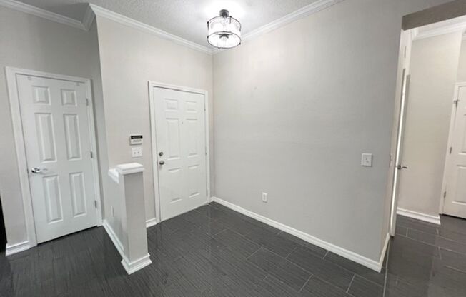 Spacious 3-Bedroom, 2-Bath Condo in Campfield – Over 1,600 sq. ft. of Living Space!