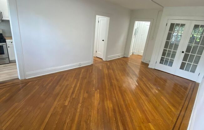 1 bed, 1 bath, 700 sqft, $2,282, Unit A03