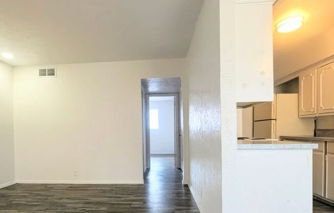 1 bed, 1 bath, 800 sqft, $1,250, Unit 126