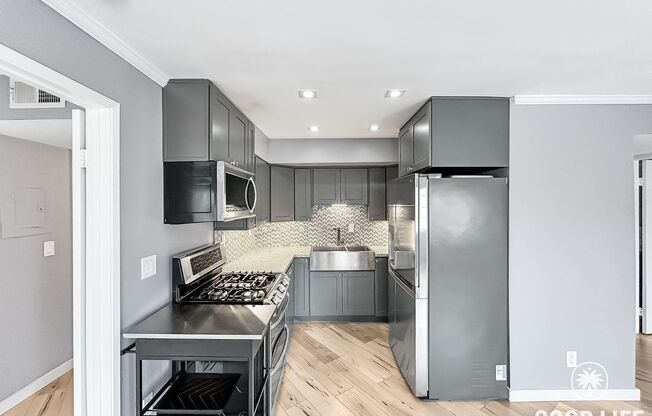 Beautiful 2BD/2BA W/ Reserved Parking and In-Unit Laundry in North Park!