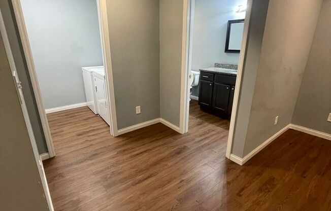 2 beds, 1 bath, $1,125, Unit 3716- Unit 5