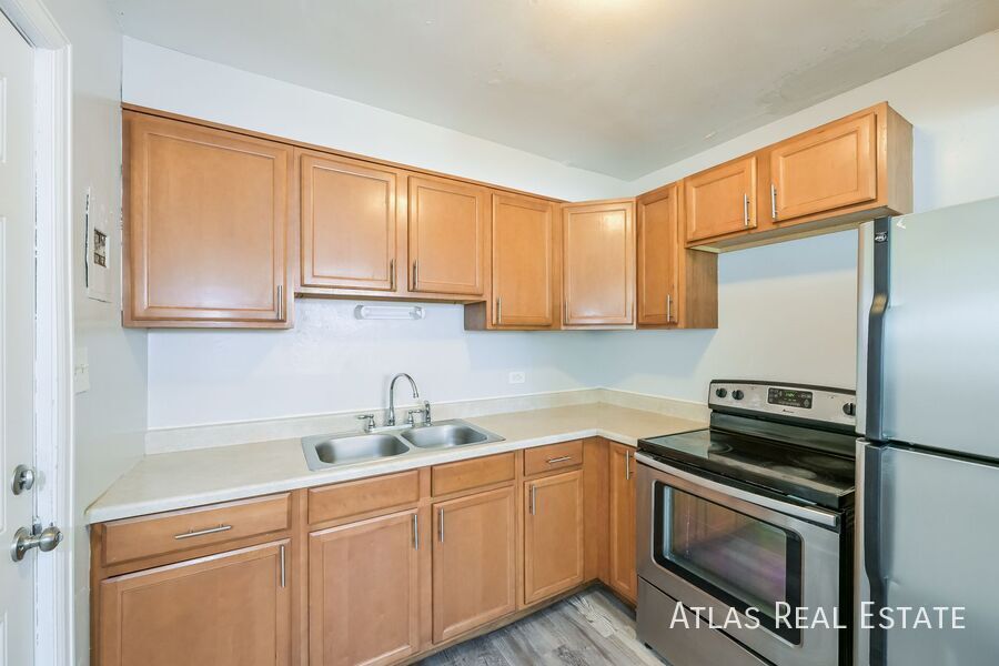 1865 W MOSIER PL
