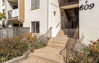 609 CTR ST