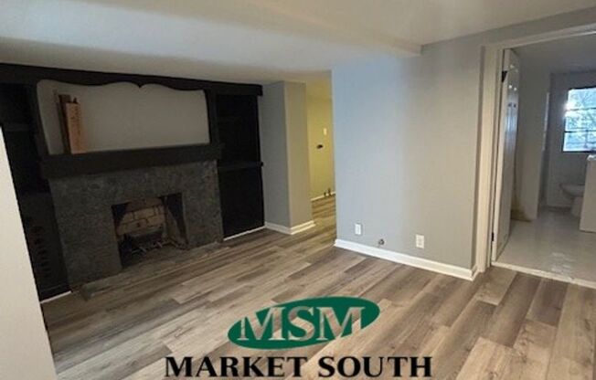 RENOVATED ONE BEDROOM ON THE BEAUTIFUL JONES STREET!!!