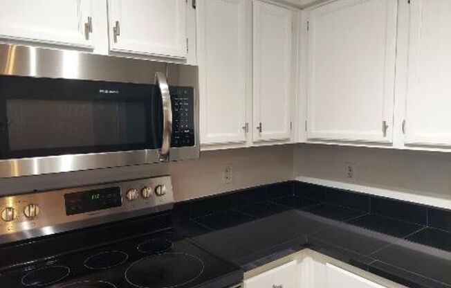 1 bed, 1 bath, $1,525