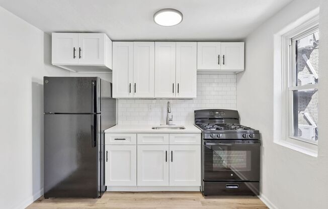 1 bed, 1 bath, 575 sqft, $995, Unit 124