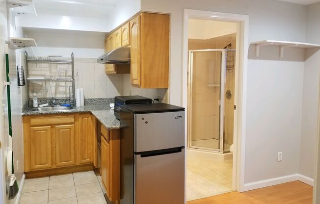 OPEN HOUSE: Sunday (8/3) 12:00pm-12:15pm.Remodeled 1BR/1BA garden apartment in Central Sunset, Shared Laundry, Shared Yard (1817 23rd Avenue)