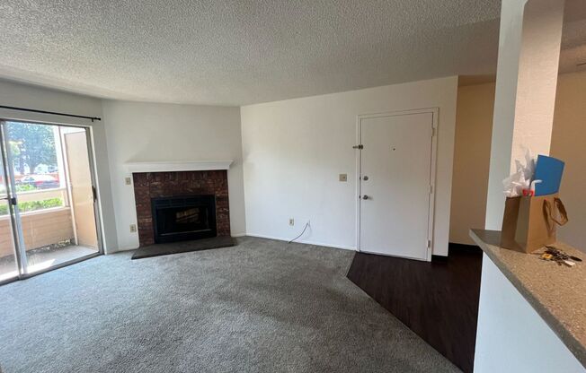 2 beds, 1 bath, $1,595, Unit 103