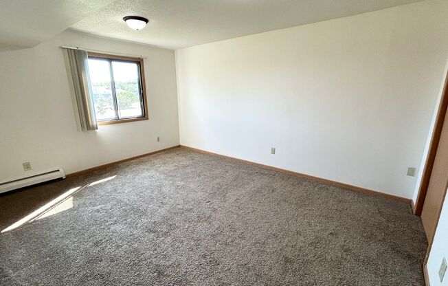 2 beds, 1 bath, 825 sqft, $825, Unit 2521-312