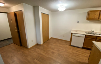 Dakota Arms &amp; Gardens