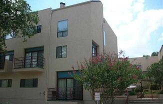 2 beds, 1 bath, $1,875, Unit #215