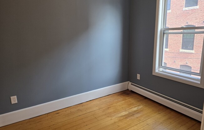 3 beds, 1 bath, 1,400 sqft, $2,900, Unit 3