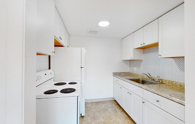 525 HIGHLAND AVE