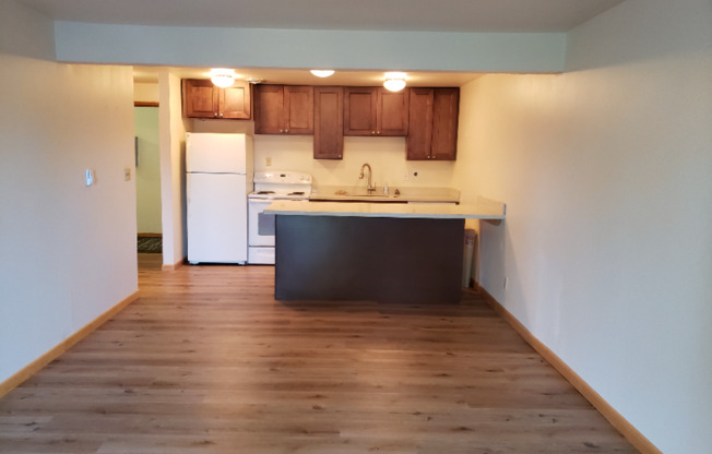 12722 76 AVE S