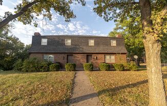 Charming and Spacious South Side 3-Bedroom Duplex