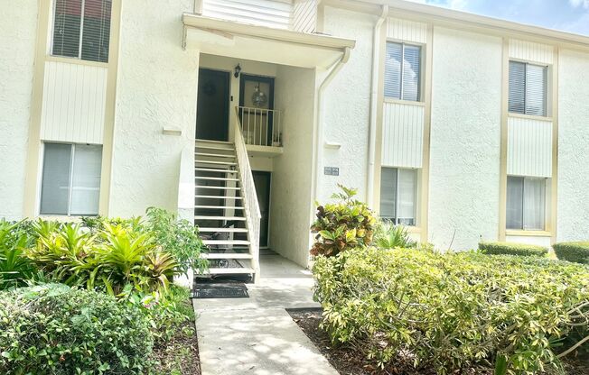 2 Bed/2 Bath Ground Floor Unit in EastLake Woodlands Community, Oldsmar!