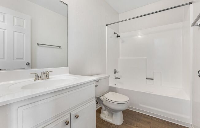 2 beds, 2 baths, 1,008 sqft, $2,600