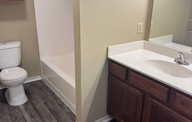 Studio, 1 bath, 573 sqft, $999, Unit 7H-115