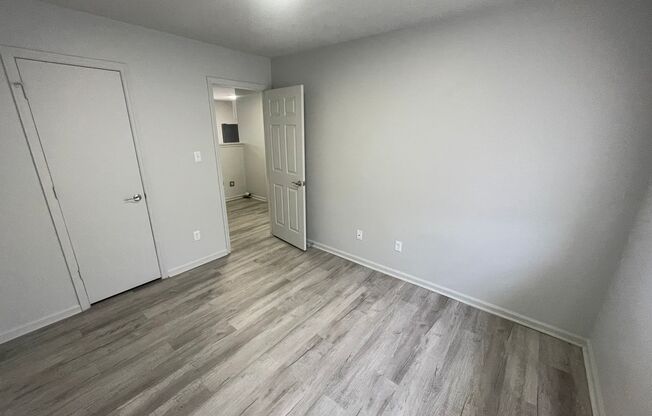 2 beds, 1 bath, 855 sqft, $1,099, Unit 3364-17