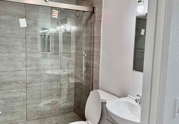 149 N COMMONWEALTH AVE