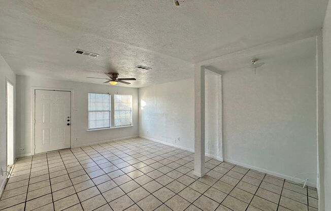 3 beds, 1 bath, 1,082 sqft, $900, Unit 912 Stetson