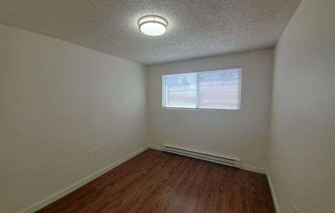 2 beds, 1 bath, 850 sqft, $1,398, Unit D