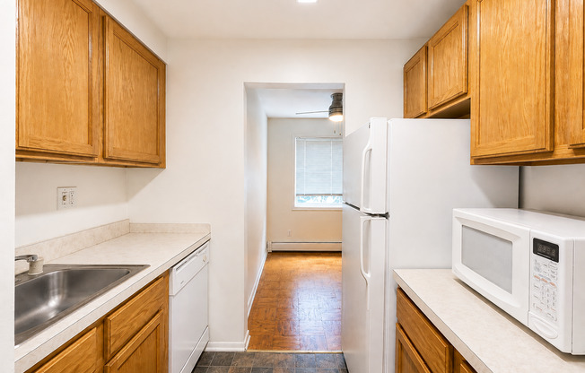 1 bed, 1 bath, 615 sqft, $1,645, Unit 112