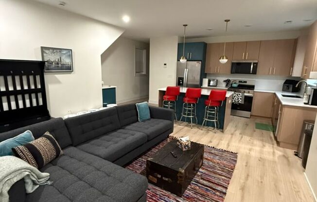 4314 S Evans