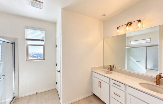 4 beds, 3 baths, $2,895