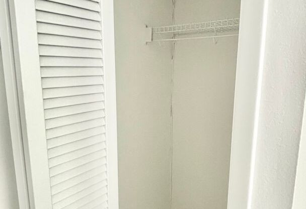 2 beds, 2 baths, 833 sqft, $1,750, Unit 211