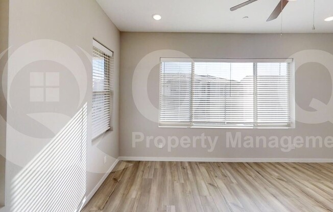 746 E DORAL AVE