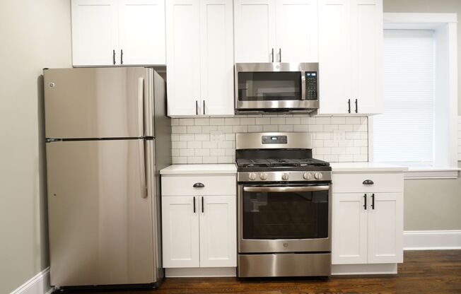 ARG LLC, 2848 W. Barry Series