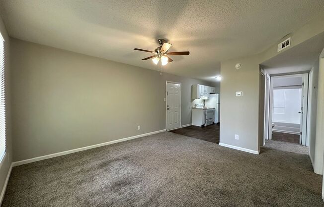 2 beds, 1 bath, 750 sqft, $1,238, Unit 1935w