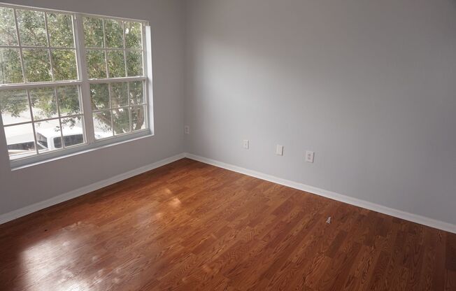 Excellent & Spacious 2/2 with 1 Car Garage at Broken Oaks