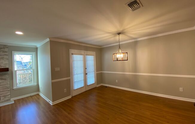 Well Maintained 2 Bedroom 2.5 Bath Townhome in Great Marietta Location w/ a Unfinished Basement