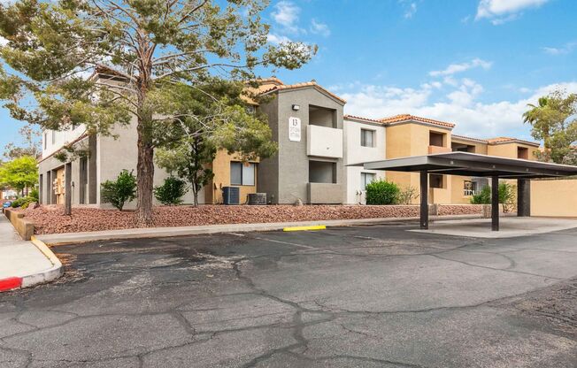 3 beds, 2 baths, $1,595, Unit # 2081