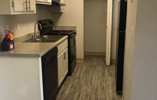 1 bed, 1 bath, 665 sqft, $939, Unit 140