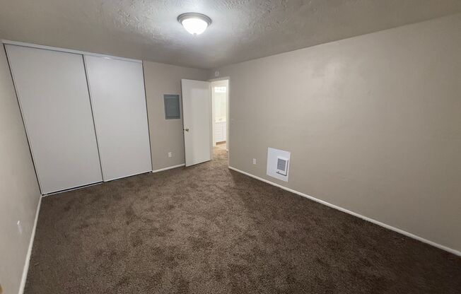 2 beds, 1 bath, 756 sqft, $1,195, Unit 10