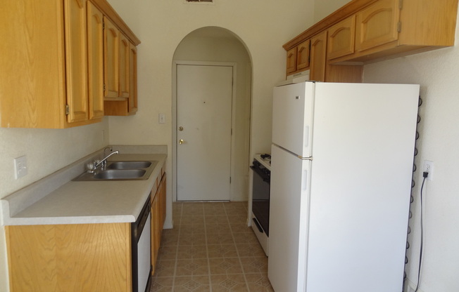 3 beds, 2 baths, $1,195