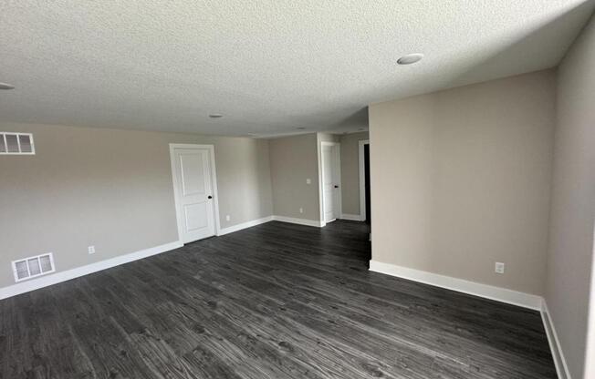 5251 N TOBEN CT