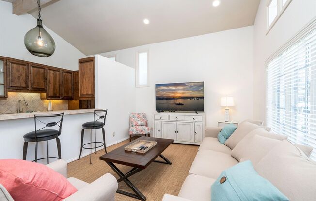 9 month winter lease on Balboa Island! No yearly leases