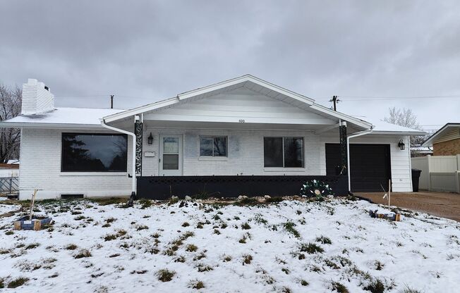 Charming 4 Bed/1.5 Bath Home!