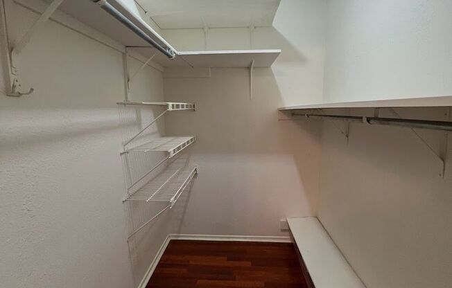 2 beds, 1 bath, $1,450, Unit Unit 325