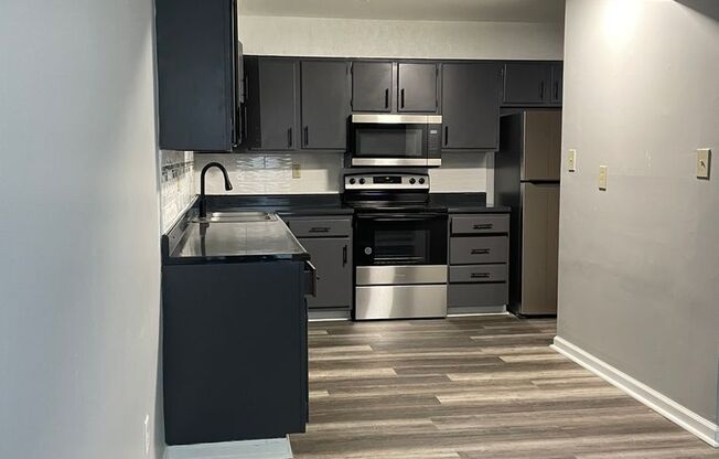 1 bed, 1 bath, $930, Unit 7349-B