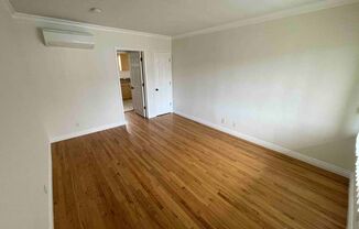 Studio, 1 bath, 420 sqft, $1,600, Unit 5