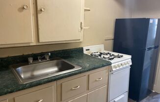 1 bed, 1 bath, $825, Unit 305 S Lime Apt 4